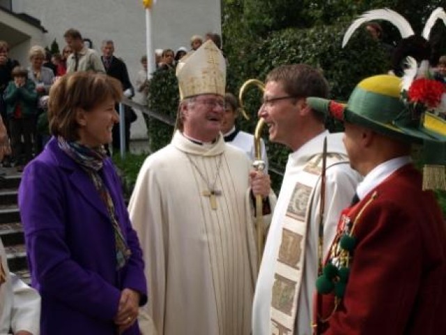 bischof_bm_pfarrer_web.jpg