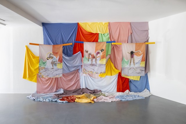 Kunst in Kürze - Alena Schneider. Stoff in Flagranti