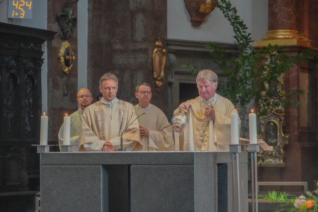 Bischof Scheuer ist 70: "Bin Wanderer, Vagabund und Pilger"