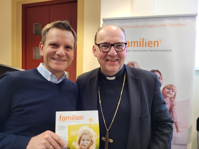 Familienverband: Dank an scheidenden Familienbischof