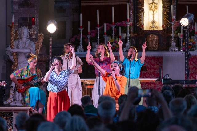 Feier einer Woche voller Herzlichkeiten