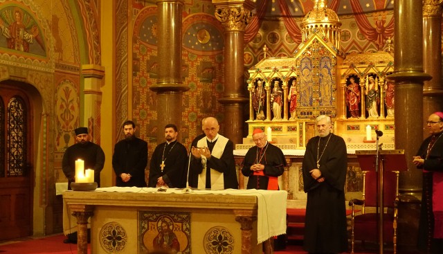 Feierlicher Gottesdienst zur Übergabe der Herz-Jesu-Kirche an die serbisch-orthodoxe Gemeinde 