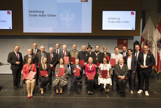 Festakt: Tiroler Adler-Orden für Jeremias Schröder