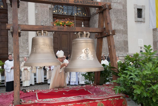 Jesuitenkirche feierte Uni-Jubiläum und zwei neue Glocken