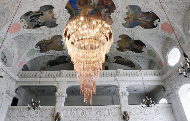 Lichtkunst in der Spitalskirche Innsbruck