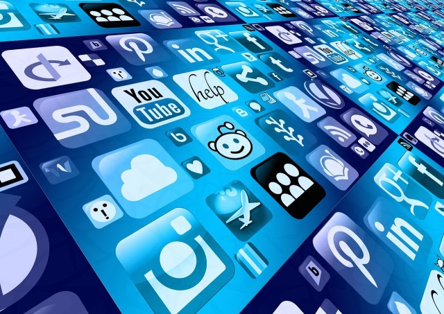 Medienethiker für stärkere Regulierung von Social Media