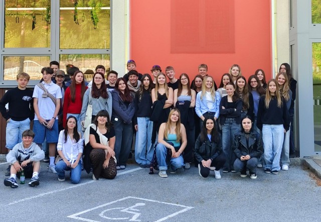 Mittelschule Fügen 1 spendet an Aufbauwerk Innsbruck