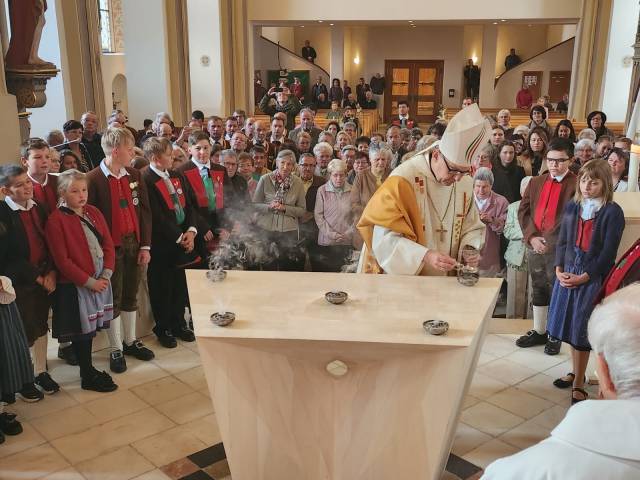 Neuer Altar: Geborgen im Geheimnis Gottes 