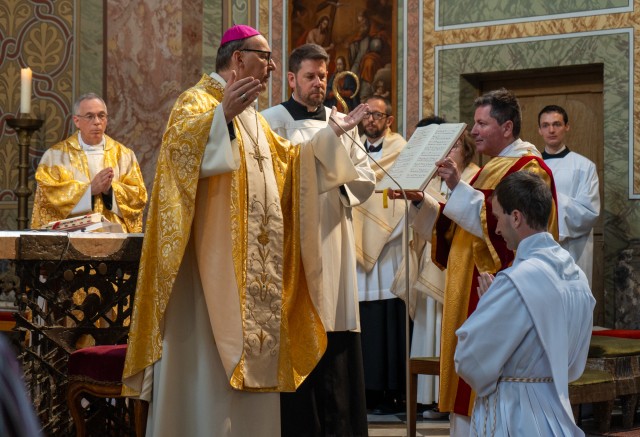 Ordensmann am Weißen Sonntag in Silz zum Priester geweiht