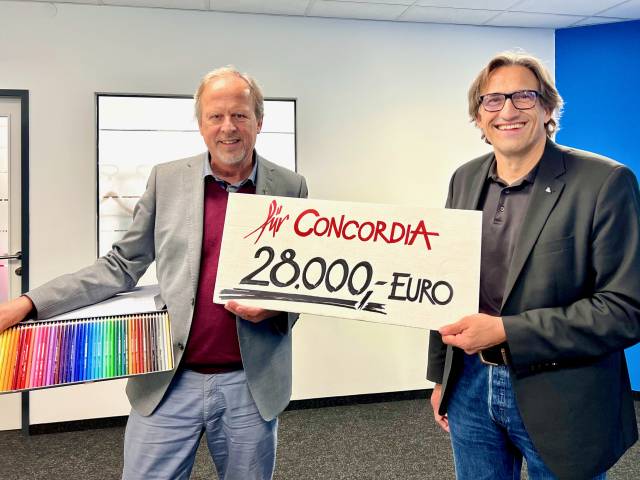 Pfarrer Traxl überreicht 28.000 Euro an Concordia