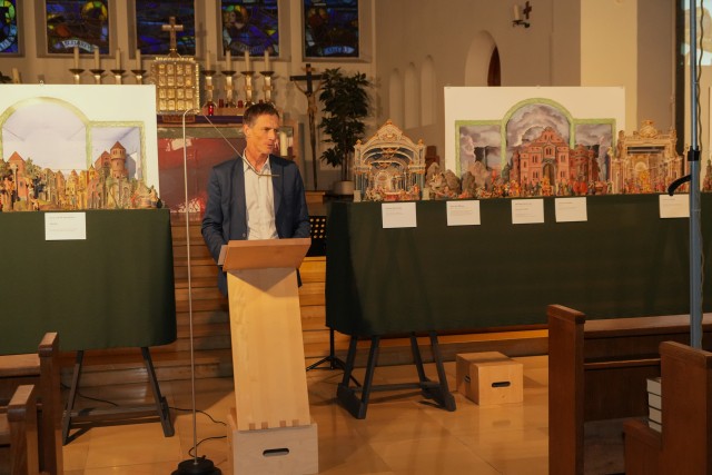 Restaurierte Jahreskrippe strahlt in neuem Glanz