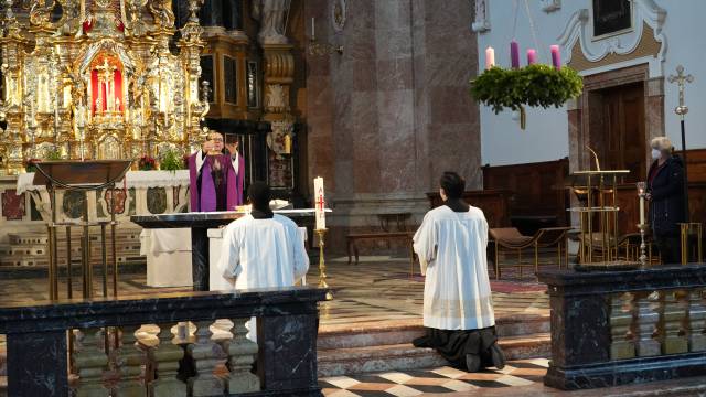 Roratemesse im Innsbrucker Dom