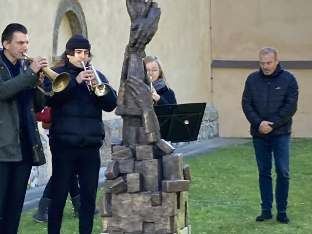 "Skulptur der Vergebung" eingeweiht