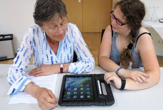 Smartphone und Tablet für Oma und Opa