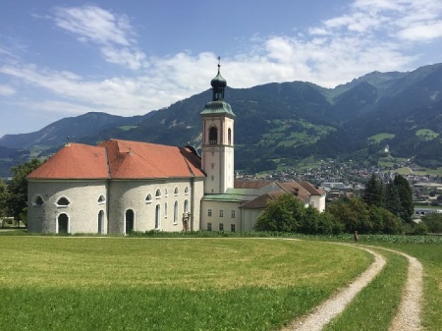 Stift Fiecht als Bildungsstätte für Zukunftsfragen in Tirol angedacht