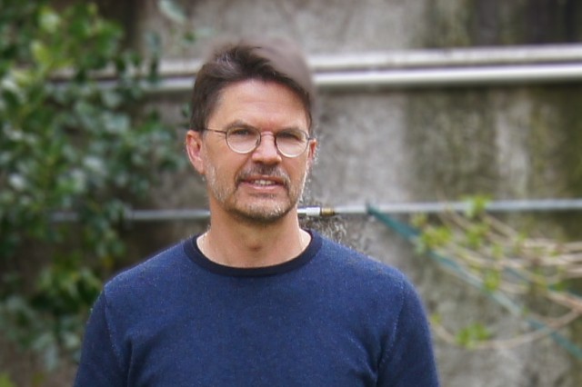 Theologischer Blick: Hoffnung auf eine dienende Kirche