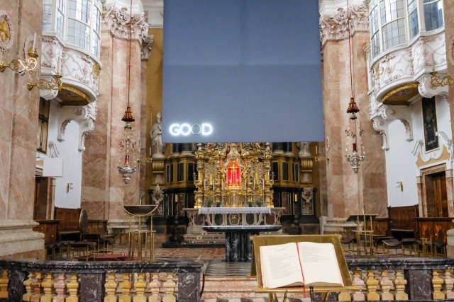Kunstinstallation in der Fastenzeit im Dom St. Jakob